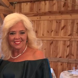 Meet your Posher, Holly